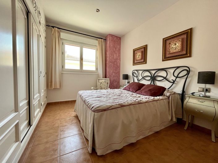 Image No.9-4 Bed Townhouse for sale