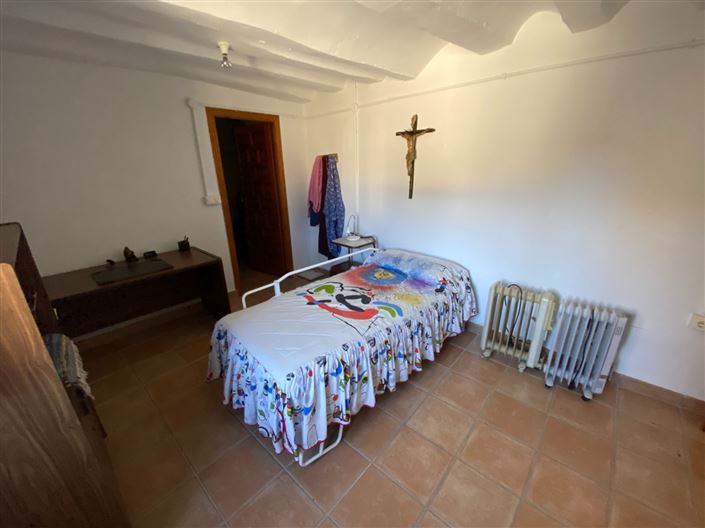 Image No.15-5 Bed Country House for sale