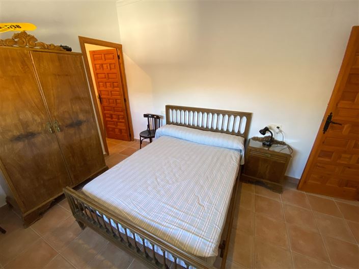 Image No.33-5 Bed Country House for sale