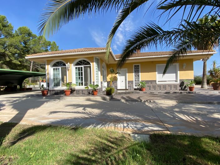 Image No.1-4 Bed Villa for sale