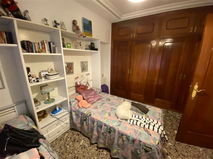 Image No.25-7 Bed Apartment for sale