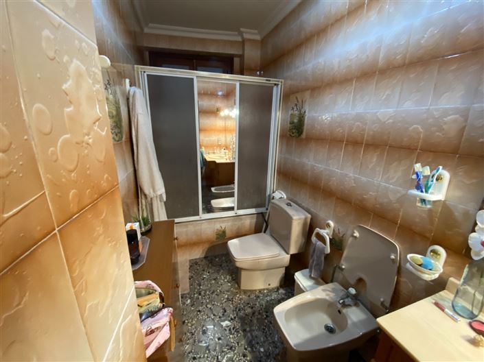 Image No.33-7 Bed Apartment for sale