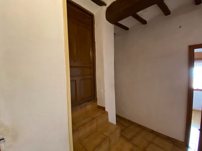 Image No.16-12 Bed Townhouse for sale