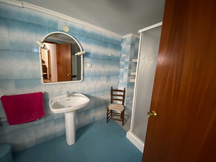 Image No.23-12 Bed Townhouse for sale