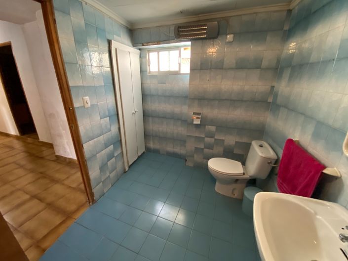 Image No.25-12 Bed Townhouse for sale