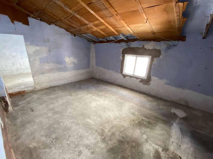 Image No.34-12 Bed Townhouse for sale