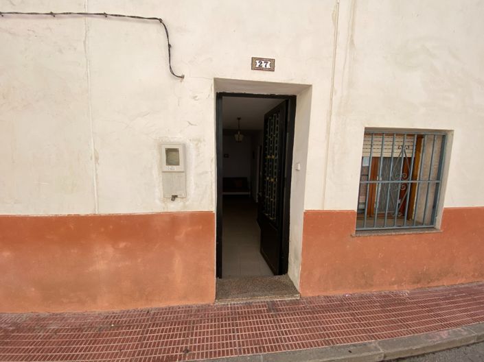 Image No.50-12 Bed Townhouse for sale