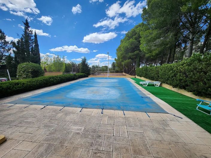 Image No.2-Villa de 5 chambres à vendre à Sax