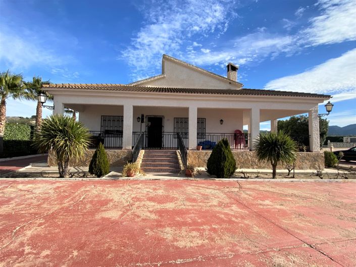 Image No.2-4 Bed Country House for sale