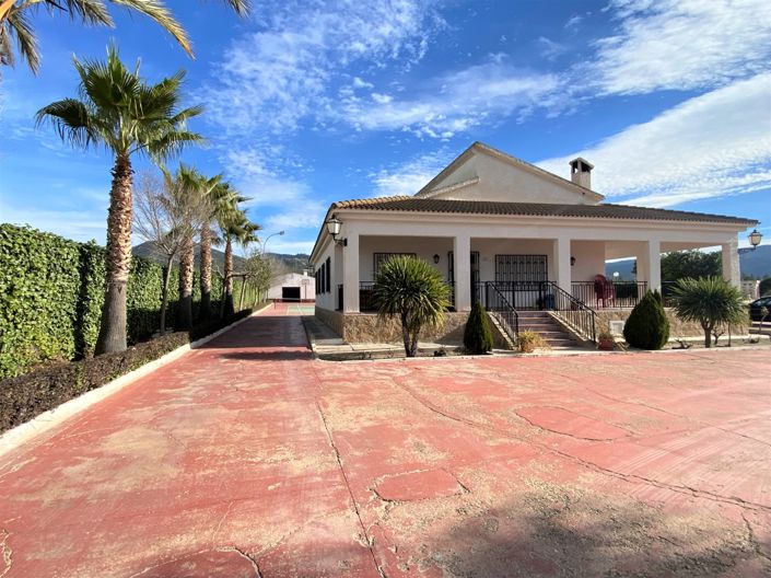 Image No.5-4 Bed Country House for sale