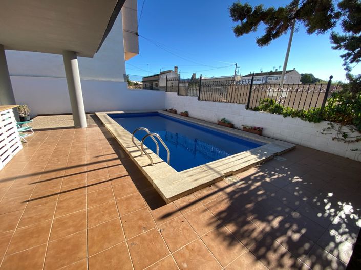 Image No.2-Maison de ville de 3 chambres à vendre à Sax