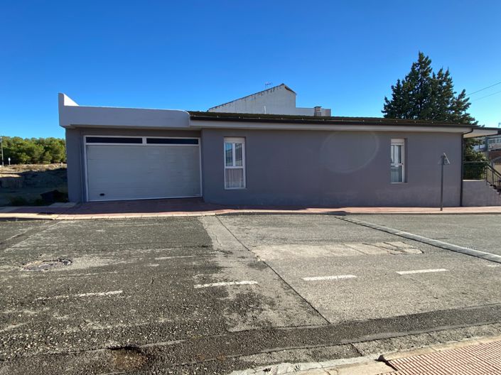 Image No.6-Maison de ville de 3 chambres à vendre à Sax