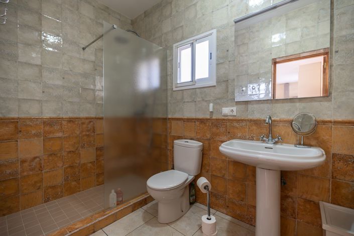 Image No.21-6 Bed Villa for sale