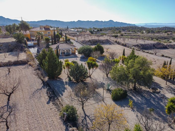 Image No.3-6 Bed Villa for sale