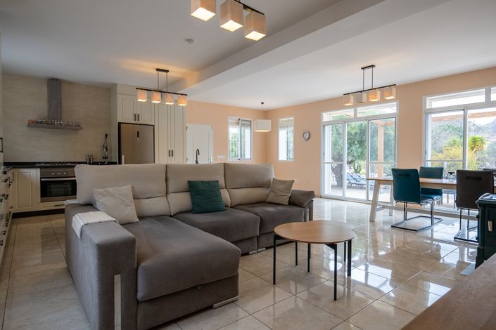 Image No.48-6 Bed Villa for sale