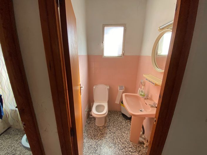 Image No.17-5 Bed Townhouse for sale