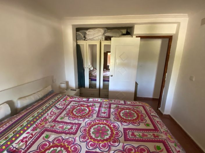 Image No.41-6 Bed Country House for sale