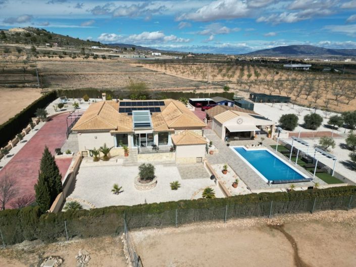 Image No.1-5 Bed Villa for sale