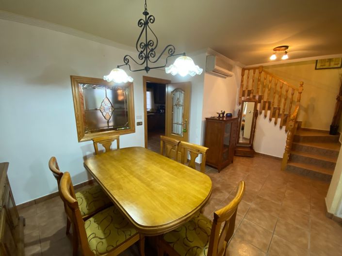 Image No.13-Propriété de 5 chambres à vendre à Sax