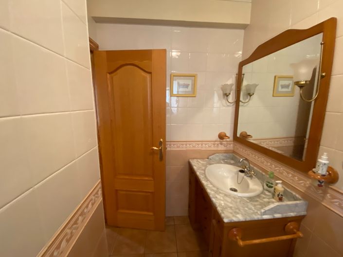 Image No.18-Propriété de 5 chambres à vendre à Sax