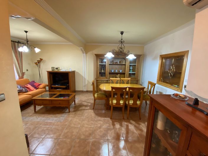 Image No.3-Propriété de 5 chambres à vendre à Sax