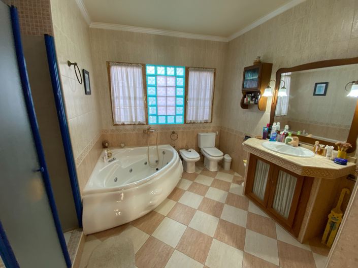 Image No.35-Propriété de 5 chambres à vendre à Sax