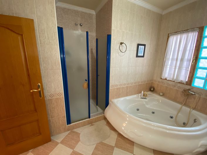 Image No.36-Propriété de 5 chambres à vendre à Sax