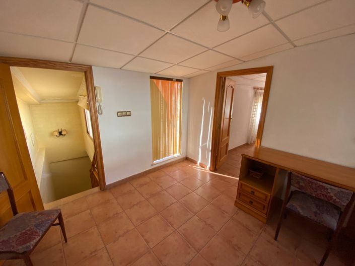 Image No.50-Propriété de 5 chambres à vendre à Sax