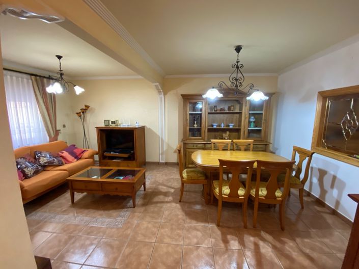 Image No.8-Propriété de 5 chambres à vendre à Sax