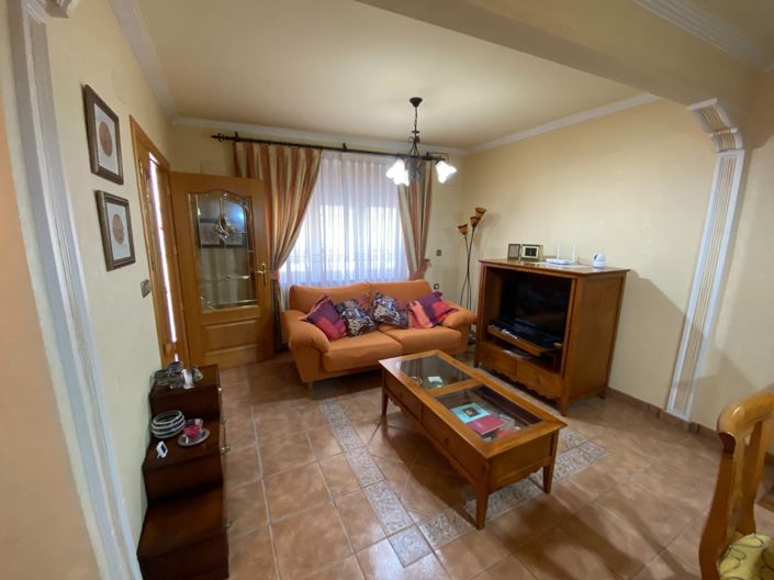 Image No.9-Propriété de 5 chambres à vendre à Sax