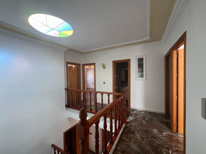 Image No.20-4 Bed Townhouse for sale