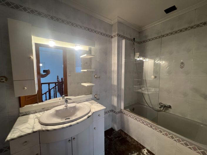 Image No.29-4 Bed Townhouse for sale