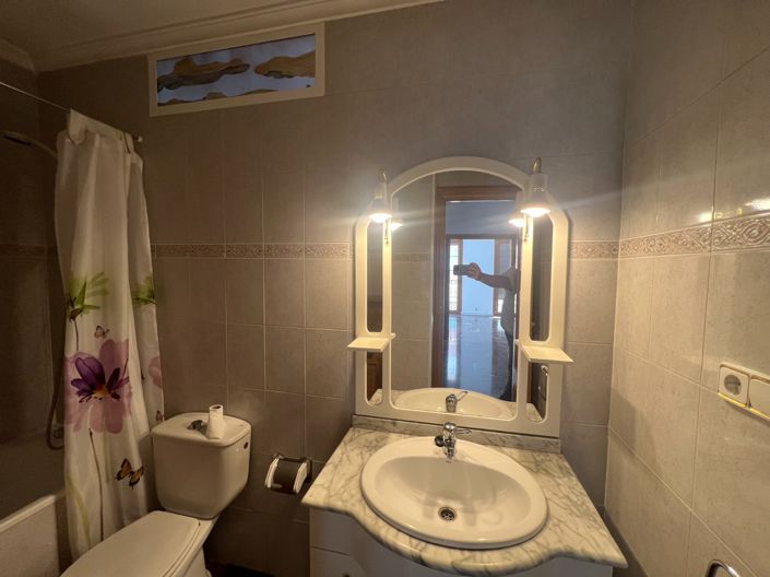 Image No.31-4 Bed Townhouse for sale