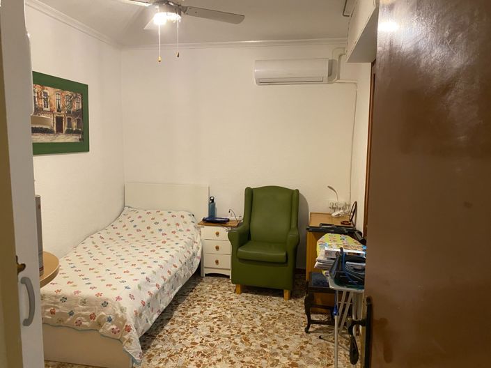 Image No.18-4 Bed Apartment for sale