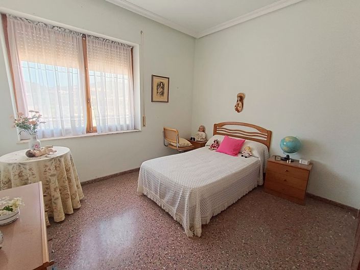 Image No.31-6 Bed Country House for sale