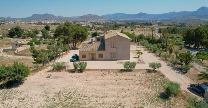 Image No.7-6 Bed Country House for sale