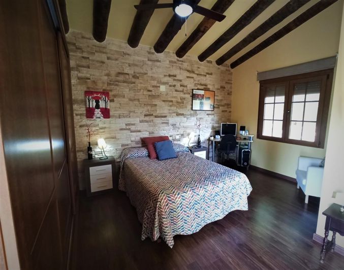 Image No.25-3 Bed Country House for sale