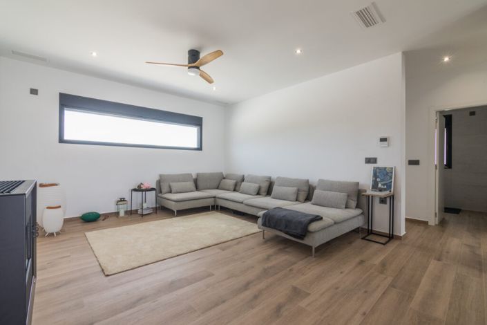 Image No.4-3 Bed Villa for sale