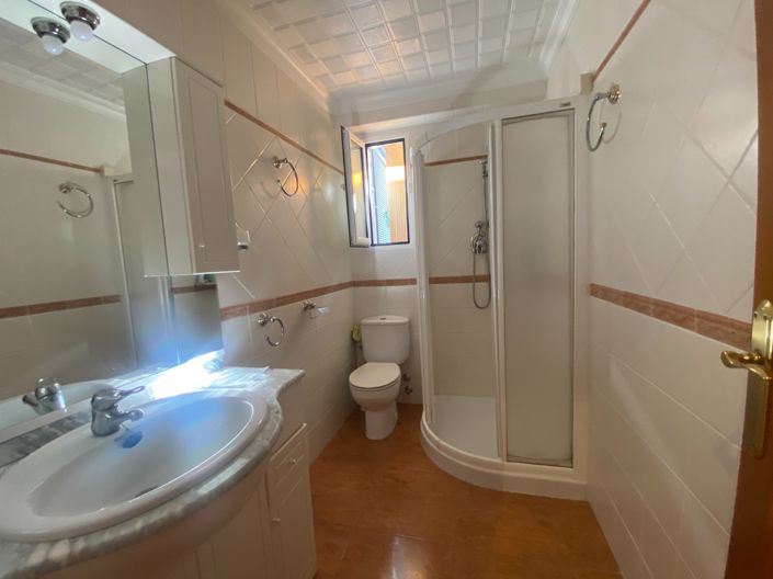 Image No.8-3 Bed Apartment for sale