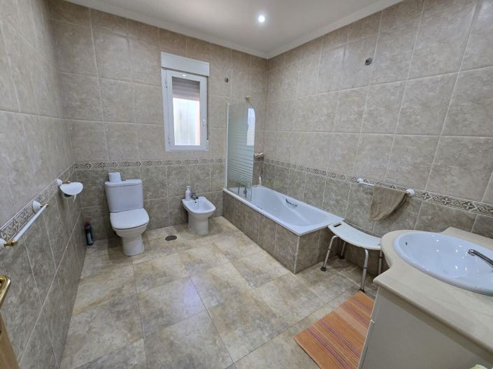 Image No.20-4 Bed Villa for sale