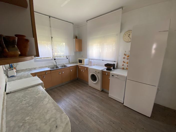 Image No.16-4 Bed Country House for sale