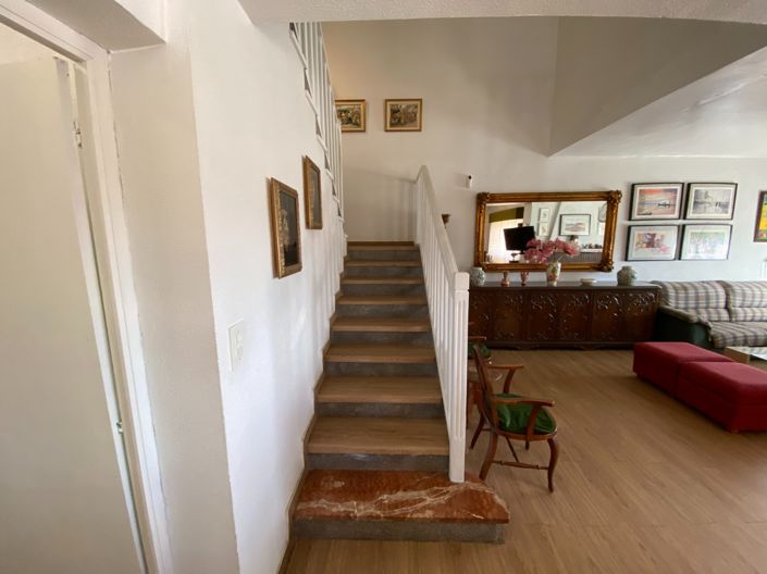 Image No.20-4 Bed Country House for sale