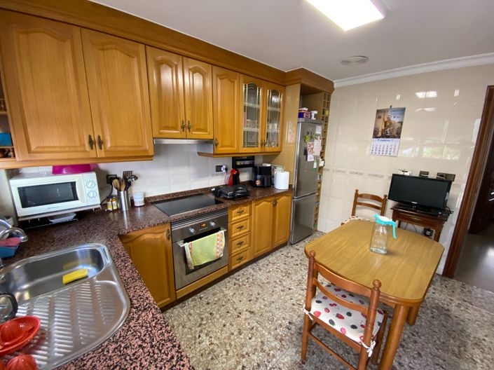 Image No.11-7 Bed Townhouse for sale