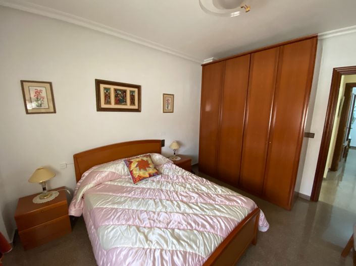 Image No.14-7 Bed Townhouse for sale