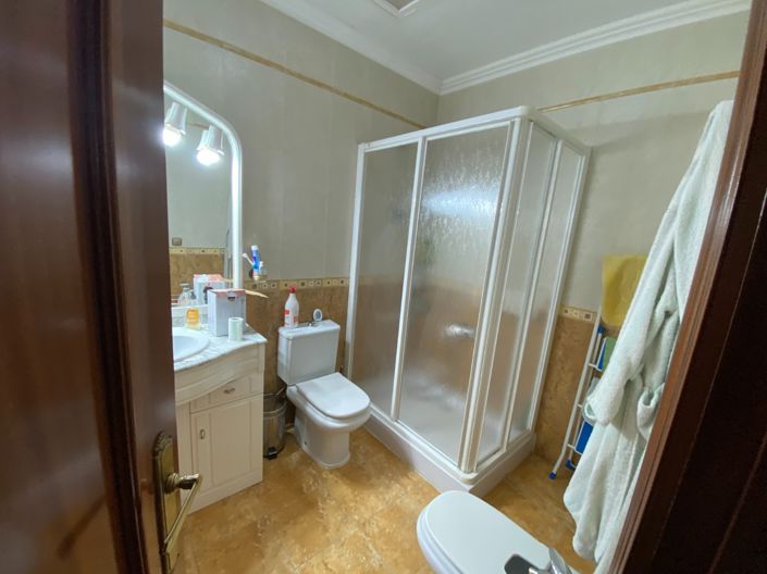 Image No.16-7 Bed Townhouse for sale