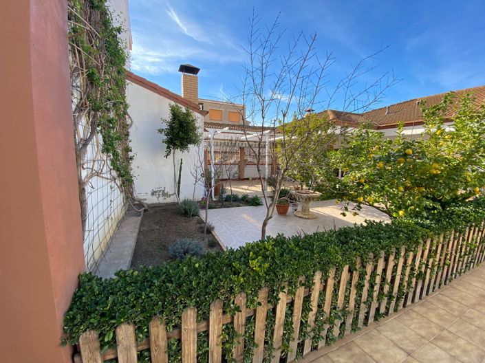 Image No.39-7 Bed Townhouse for sale