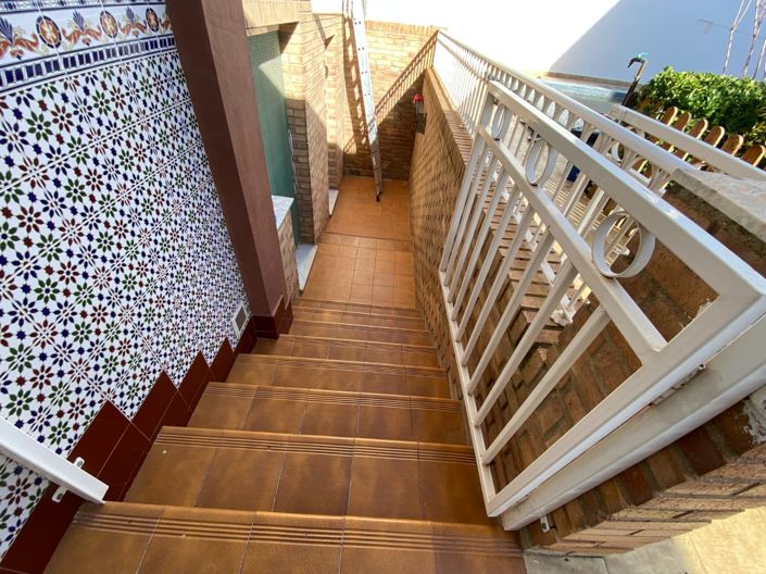 Image No.40-7 Bed Townhouse for sale