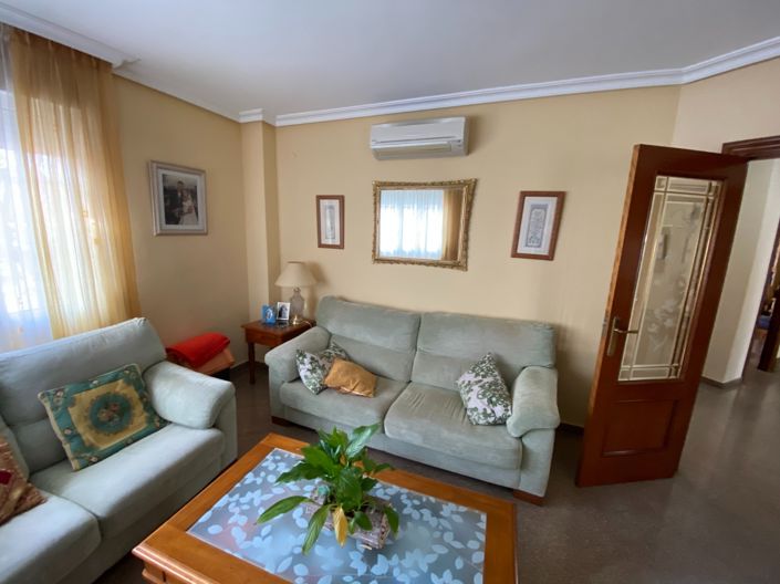 Image No.7-7 Bed Townhouse for sale