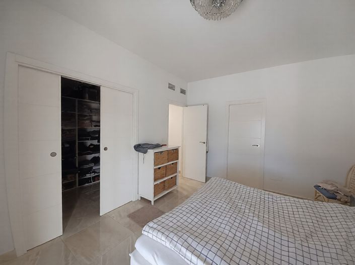 Image No.29-3 Bed Villa for sale