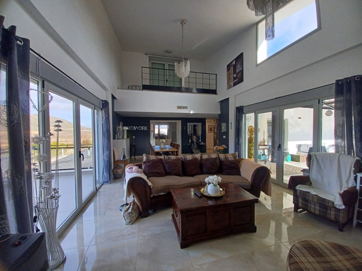 Image No.8-3 Bed Villa for sale